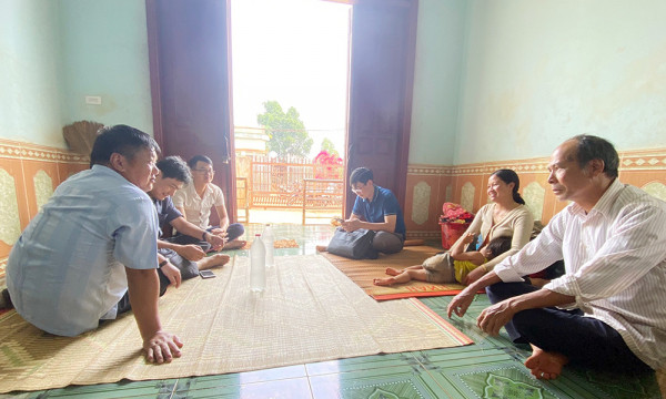 Lãnh đạo, cán bộ Cục An ninh nội địa Bộ Công an thăm, gặp, vận động gia đình có người xuất cảnh trái phép. Lãnh đạo, cán bộ Cục An ninh nội địa Bộ Công an thăm, gặp, vận động gia đình có người xuất cảnh trái phép.