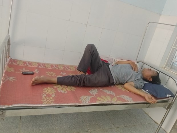 Ông Thu hiện được điều trị tại Trung tâm Y tế huyện Đăk Glei. (Ảnh: TTXVN phát) Ông Thu hiện được điều trị tại Trung tâm Y tế huyện Đăk Glei. (Ảnh: TTXVN phát)