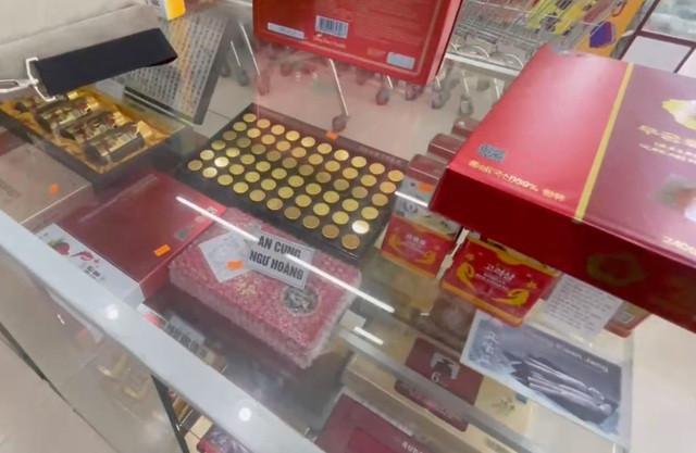 Thực phẩm chức năng này được bày bán công khai ngay trong siêu thị Co.opmart giữa trung tâm TP Thanh Hóa.