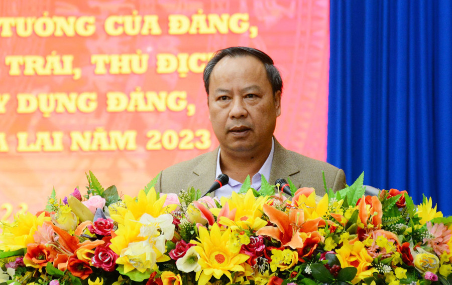 Phó Bí thư Thường trực Tỉnh ủy, Trưởng Đoàn đại biểu Quốc hội tỉnh Châu Ngọc Tuấn phát biểu chỉ đạo tại lễ phát động. Ảnh: Phương Dung