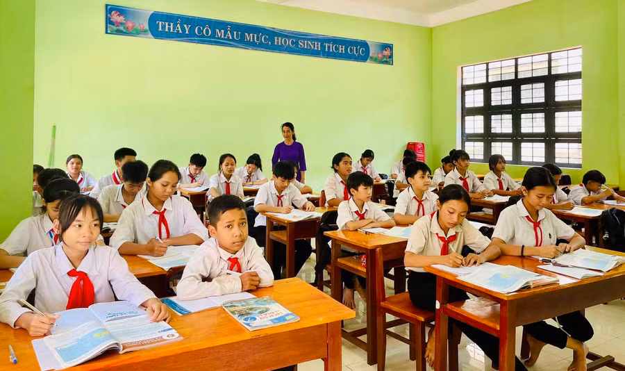 Cơ sở vật chất, trang thiết bị được đầu tư khang trang đã giúp học sinh Trường THCS Nguyễn Trãi học tập tốt hơn. Ảnh: N.H