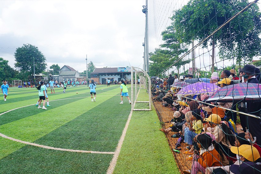 Làm đường, nhà văn hóa… từ cà phê gây quỹ cộng đồng ảnh 2