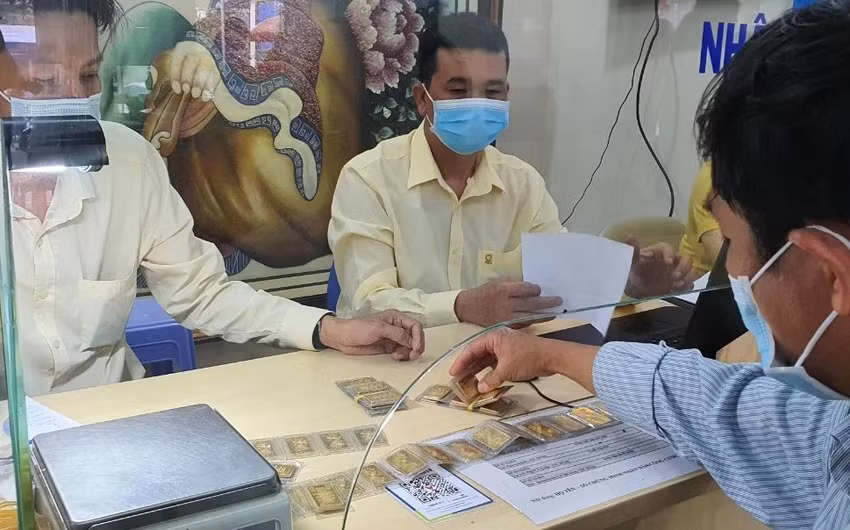 Giá vàng miếng SJC tăng mạnh Giá vàng miếng SJC tăng mạnh