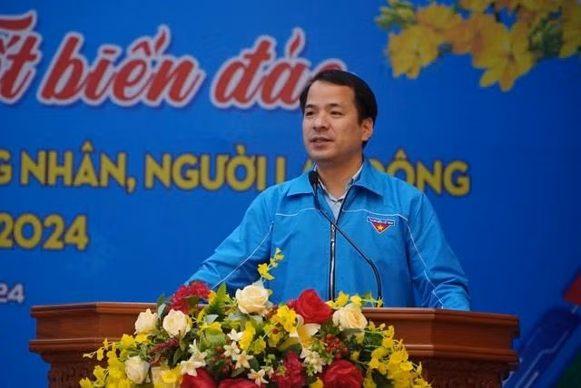 Anh Ngô Văn Cương, Bí thư T.Ư Đoàn tham dự chương trình "Xuân biên giới - Tết biển đảo" tại huyện biên giới Ia H'Drai. Ảnh: ĐỨC NHẬT