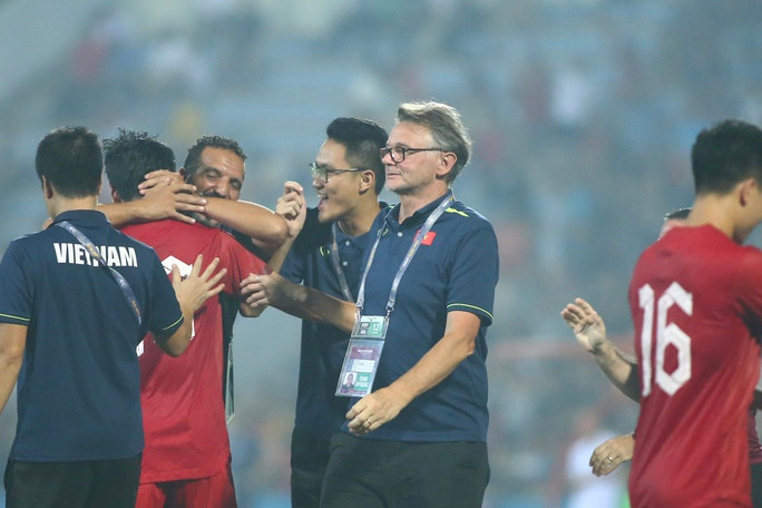 Hữu Nam lập công chuộc tội để U23 Việt Nam giành toàn thắng tại vòng loại