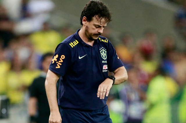 HLV Fernando Diniz. Ảnh: AFP HLV Fernando Diniz. Ảnh: AFP