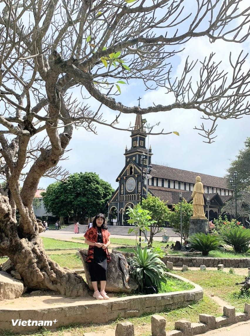 Một góc nhà thờ gỗ Kon Tum. (Nguồn: Vietnam+) Một góc nhà thờ gỗ Kon Tum. (Nguồn: Vietnam+)