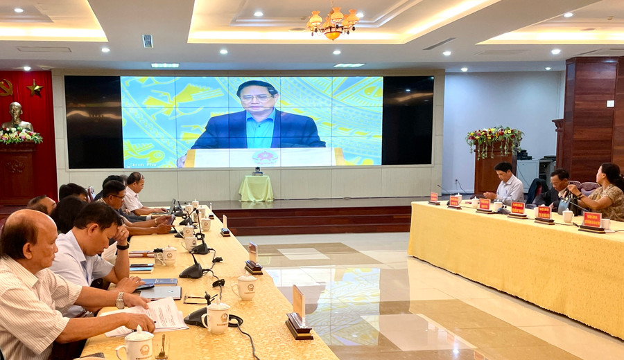 Phát biểu kết luận hội nghị, Thủ tướng Phạm Minh Chính yêu cầu đẩy mạnh "5 không" trong chuyển đổi số. Ảnh: Lam Nguyên Phát biểu kết luận hội nghị, Thủ tướng Phạm Minh Chính yêu cầu đẩy mạnh "5 không" trong chuyển đổi số. Ảnh: Lam Nguyên