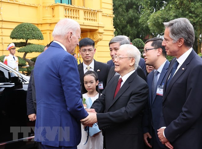 Tổng Bí thư Nguyễn Phú Trọng đón Tổng thống Hoa Kỳ Joe Biden. (Ảnh: Trí Dũng/TTXVN) Tổng Bí thư Nguyễn Phú Trọng đón Tổng thống Hoa Kỳ Joe Biden. (Ảnh: Trí Dũng/TTXVN)