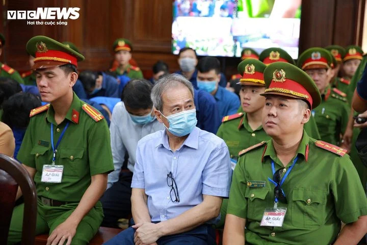Các bị cáo tại phiên toà. Các bị cáo tại phiên toà.