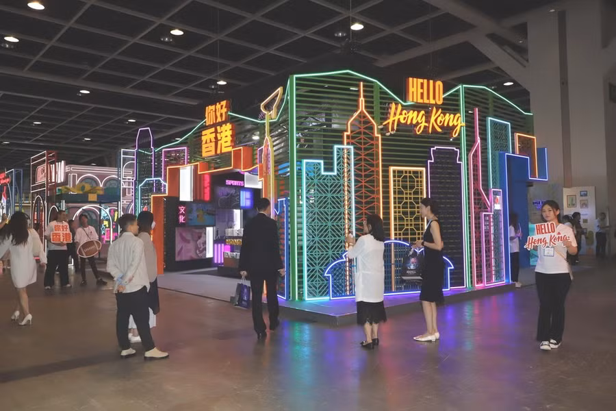 Khu trưng bày của đơn vị chủ nhà Hong Kong tại triển lãm. (Ảnh: Xuân Vịnh/TTXVN) Khu trưng bày của đơn vị chủ nhà Hong Kong tại triển lãm. (Ảnh: Xuân Vịnh/TTXVN)