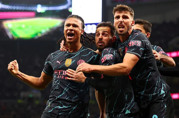 Nathan Ake sắm vai người hùng cho Man City Nathan Ake sắm vai người hùng cho Man City