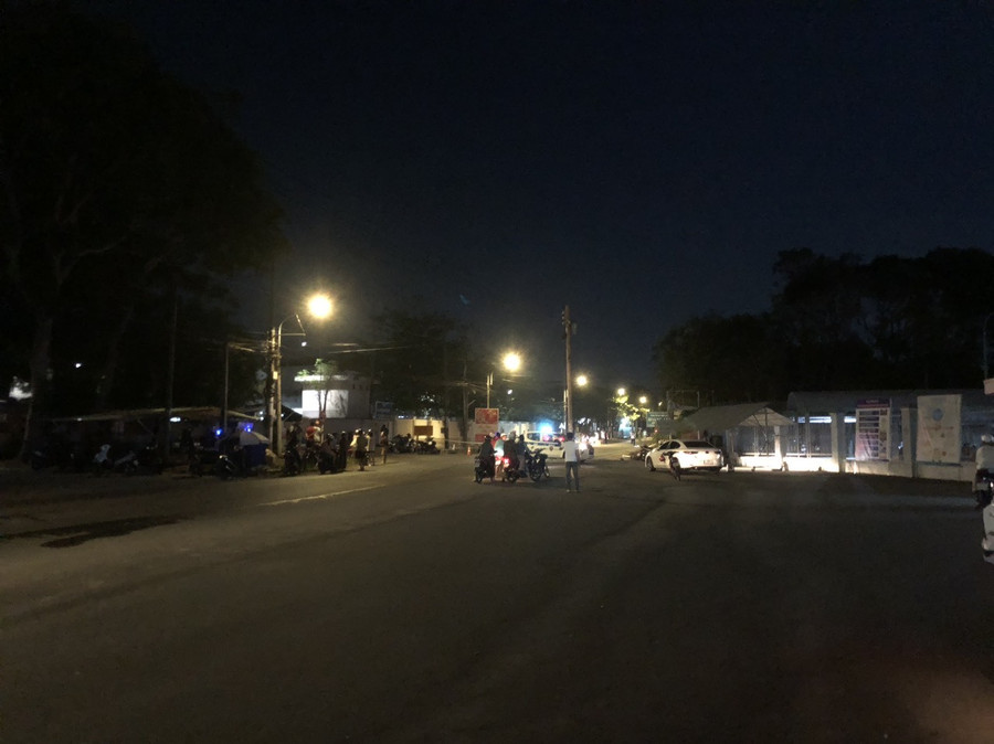 Cơ quan chức năng phong tỏa hiện trường vụ việc để tiến hành khám nghiệm, điều tra. Ảnh: Công an