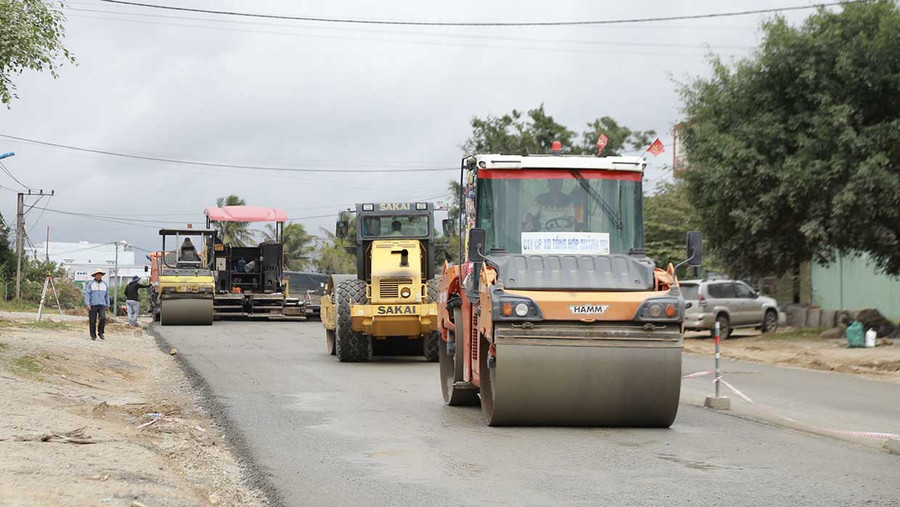 Đẩy mạnh giải ngân vốn đầu tư công, lấy đầu tư công dẫn dắt, kích hoạt và thu hút mọi nguồn lực xã hội. Ảnh: Phương Vi