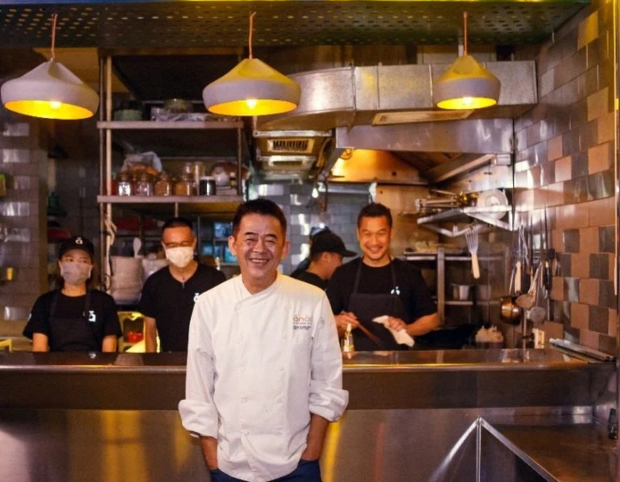 Ẩm thực Việt Nam không chỉ có bún, bánh mì và quán bình dân - Ảnh 2. Đầu bếp Peter Cuong Franklin