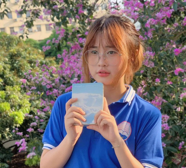 Đinh Thị Minh Nguyệt - sinh viên Học viện Báo chí và Tuyên truyền. Đinh Thị Minh Nguyệt - sinh viên Học viện Báo chí và Tuyên truyền.