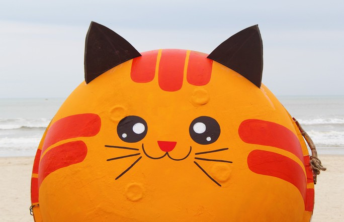 Tại công viên Biển Đông (cuối đường Phạm Văn Đồng), công viên Lăng Ông (Võ Nguyên Giáp) và Quảng trường Hà Khê (phường Xuân Hà, quận Thanh Khê), BQL sẽ trưng bày các mô hình mèo Tại công viên Biển Đông (cuối đường Phạm Văn Đồng), công viên Lăng Ông (Võ Nguyên Giáp) và Quảng trường Hà Khê (phường Xuân Hà, quận Thanh Khê), BQL sẽ trưng bày các mô hình mèo