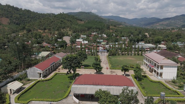 Sau 10 năm nỗ lực, phấn đấu, xã Đăk Pxi đã được công nhận đạt chuẩn nông thôn mới. Ảnh TRIỆU TÂN THANH Sau 10 năm nỗ lực, phấn đấu, xã Đăk Pxi đã được công nhận đạt chuẩn nông thôn mới. Ảnh TRIỆU TÂN THANH