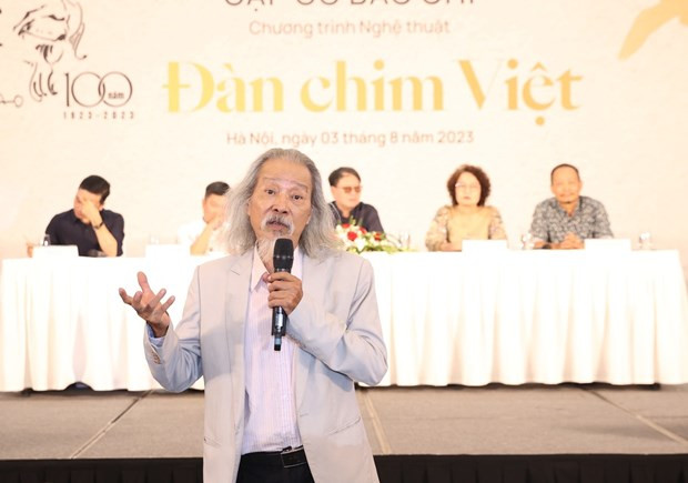 Nhạc sỹ Văn Thao, con trai nhạc sỹ Văn Cao chia sẻ về đêm nhạc. (Ảnh: Minh Thu/Vietnam+)