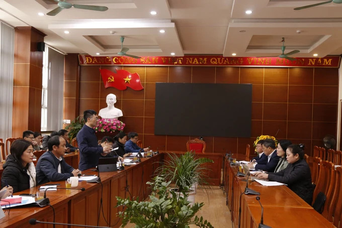 UBND huyện Bắc Hà và Sở GD-ĐT Lào Cai họp khẩn với Trường PTDT bán trú Tiểu học Hoàng Thu Phố 1. UBND huyện Bắc Hà và Sở GD-ĐT Lào Cai họp khẩn với Trường PTDT bán trú Tiểu học Hoàng Thu Phố 1.