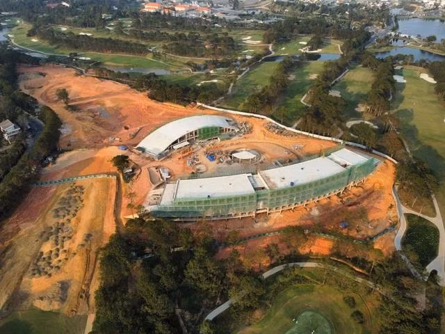 Tòa nhà câu lạc bộ golf bị Sở Xây dựng Lâm Đồng từ chối cấp giấy phép xây dựng. Ảnh: Bá Duy