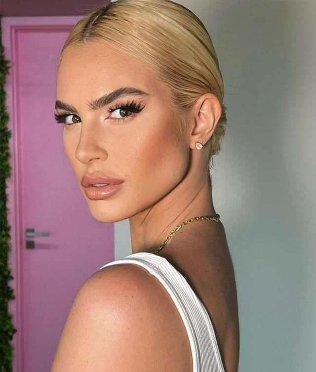 Thay đổi kiểu tóc, màu nhuộm là một cách tiếp thêm năng lượng và thay đổi diện mạo hiệu quả nhất, đặc biệt là màu nhuộm tóc vàng Thay đổi kiểu tóc, màu nhuộm là một cách tiếp thêm năng lượng và thay đổi diện mạo hiệu quả nhất, đặc biệt là màu nhuộm tóc vàng