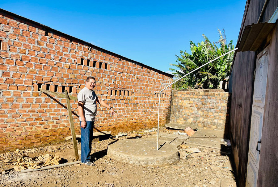 Gia đình bà Đinh Thị Hồng Thơ (tổ 1) đã giảm số lượng heo nuôi và lắp đặt hầm bioga để bảo vệ môi trường. Ảnh: Nhật Hào Gia đình bà Đinh Thị Hồng Thơ (tổ 1) đã giảm số lượng heo nuôi và lắp đặt hầm bioga để bảo vệ môi trường. Ảnh: Nhật Hào
