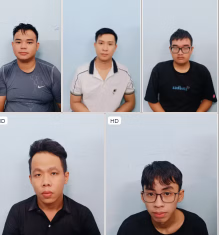 Nhóm đối tượng tại cơ quan công an