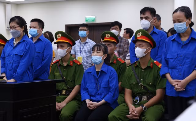 Các bị cáo khác trong vụ án. Ảnh: Phúc Bình