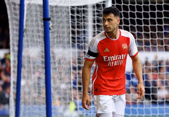 Sao dự bị tỏa sáng, Arsenal giành 3 điểm từ kỳ phùng địch thủ Everton - Ảnh 2. Gabriel Martinelli ghi bàn nhưng không được công nhận