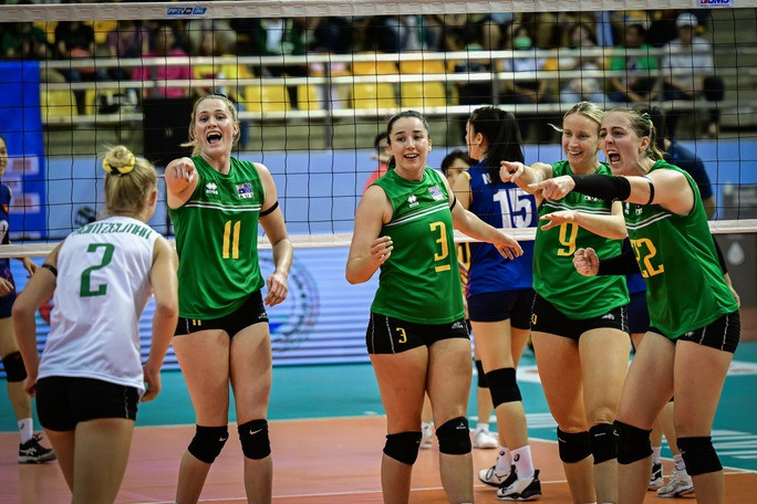 Tuyển Úc bám đuổi quyết liệt ở ván thứ ba