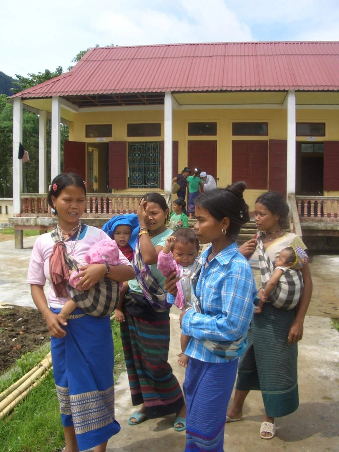 Phụ nữ A rem hát làn điệu dân ca của họ rất hay Phụ nữ A rem hát làn điệu dân ca của họ rất hay