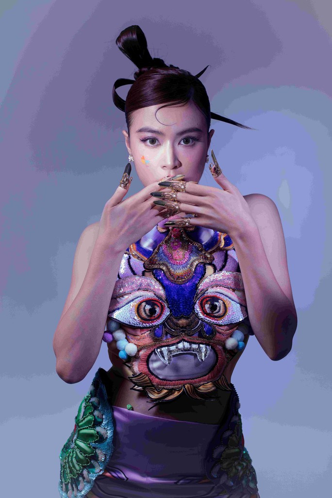 Hoàng Thùy Linh thấy mình là người giàu có - Ảnh 1. Hoàng Thùy Linh làm liveshow đầu tiên sau 20 năm ca hát