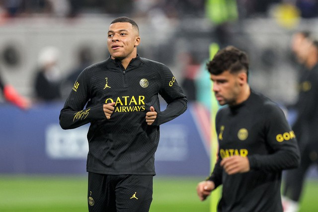 Mbappe có mức giá kỷ lục 250 triệu euro trước khi thị trường chuyển nhượng đóng cửa - Ảnh 2. Mbappe hiện chưa quyết định đàm phán gia hạn với PSG. Ảnh: AFP