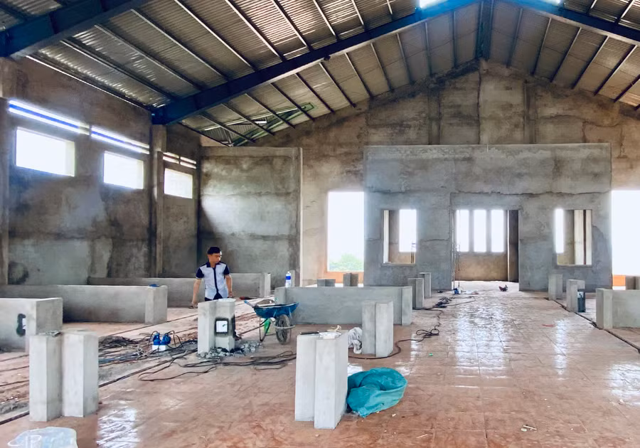 Chợ xã Ia Le đã được xây dựng lại sau thời gian dài tạm dừng do thiếu vốn. Ảnh: Hà Duy