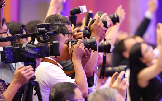 Nhà báo cũng là người bảo vệ! (ảnh minh họa)