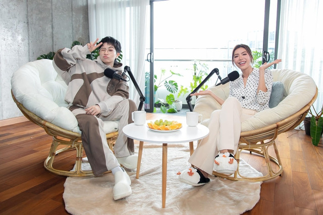 Gil Lê thoải mái trải lòng với siêu mẫu Minh Tú về chuyện tình cảm