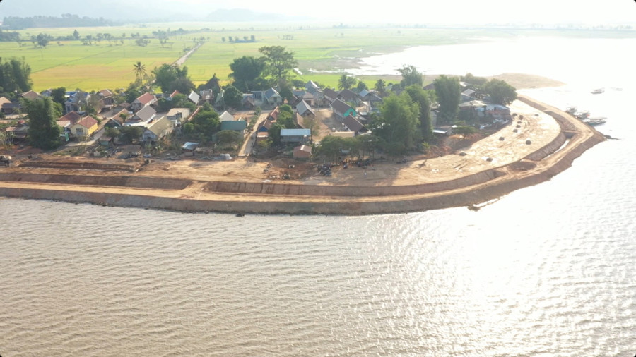 Buôn Jun, thị trấn Liên Sơn nằm ven Hồ Lắk là nơi lưu giữ nhiều phong tục, tập quán truyền thống tốt đẹp Buôn Jun, thị trấn Liên Sơn nằm ven Hồ Lắk là nơi lưu giữ nhiều phong tục, tập quán truyền thống tốt đẹp