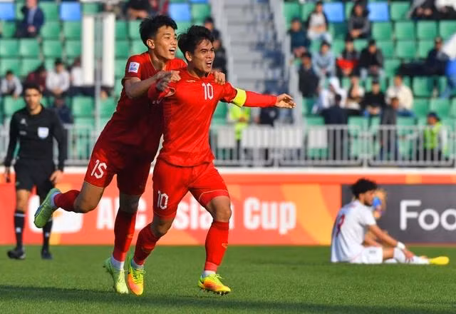 Khuất Văn Khang và Đình Bắc tại giải U.20 châu Á năm 2023. Ảnh: VFF