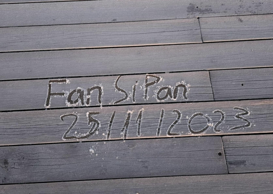 Lớp băng mỏng do hơi nước ngưng tụ khi gặp lạnh. Ảnh: CTV Lớp băng mỏng do hơi nước ngưng tụ khi gặp lạnh. Ảnh: CTV