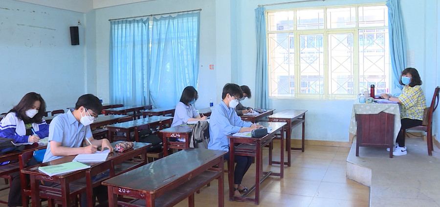 Một buổi ôn tập, bồi dưỡng của đội tuyển dự thi HSG quốc gia. Ảnh: Mộc Trà