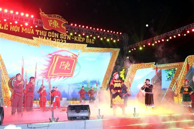 Hoạt cảnh “Hùng khí Lục Đầu Giang” tại lễ khai hội. (Ảnh: Mạnh Tú/TTXVN) Hoạt cảnh “Hùng khí Lục Đầu Giang” tại lễ khai hội. (Ảnh: Mạnh Tú/TTXVN)