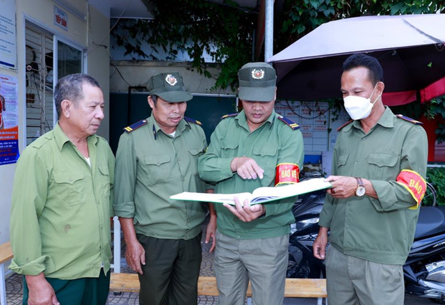Lực lượng bảo vệ an ninh, trật tự ở cơ sở được bổ sung vào nhóm đối tượng được Nhà nước hỗ trợ đóng BHYT- Ảnh minh hoạ Lực lượng bảo vệ an ninh, trật tự ở cơ sở được bổ sung vào nhóm đối tượng được Nhà nước hỗ trợ đóng BHYT- Ảnh minh hoạ