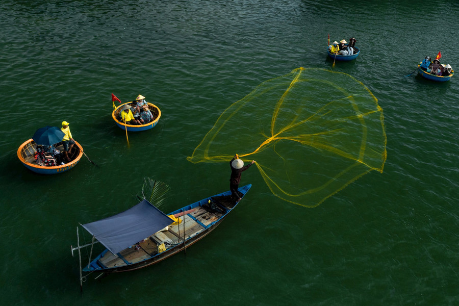 Khách du lịch ở rừng dừa. Ảnh: PHAN VŨ TRỌNG Khách du lịch ở rừng dừa. Ảnh: PHAN VŨ TRỌNG