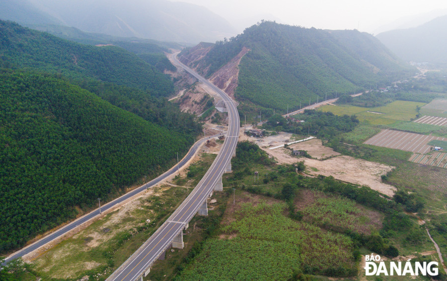 Hoàn thiện các thủ tục để xây dựng ngay các khu tái định cư tại dự án La Sơn-Hòa Liên. Hoàn thành bàn giao mặt bằng trước ngày 30-6-2024 (ảnh minh họa nguồn Báo Đà Nẵng) Hoàn thiện các thủ tục để xây dựng ngay các khu tái định cư tại dự án La Sơn-Hòa Liên. Hoàn thành bàn giao mặt bằng trước ngày 30-6-2024 (ảnh minh họa nguồn Báo Đà Nẵng)