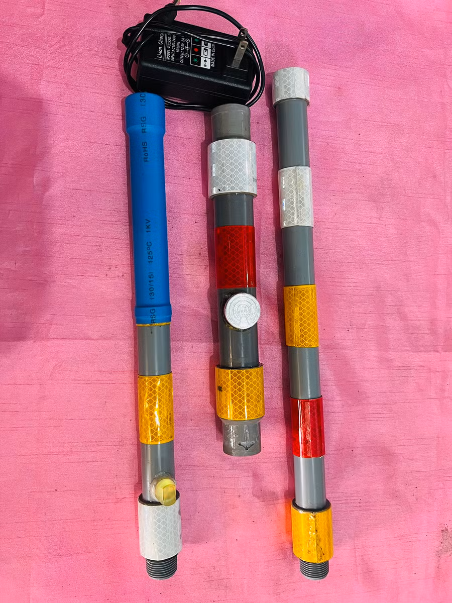 Gậy thông minh hỗ trợ người khiếm thị của em Lê Quang Huy có thể tháo rời hoặc lắp ráp dễ dàng. Ảnh M.N