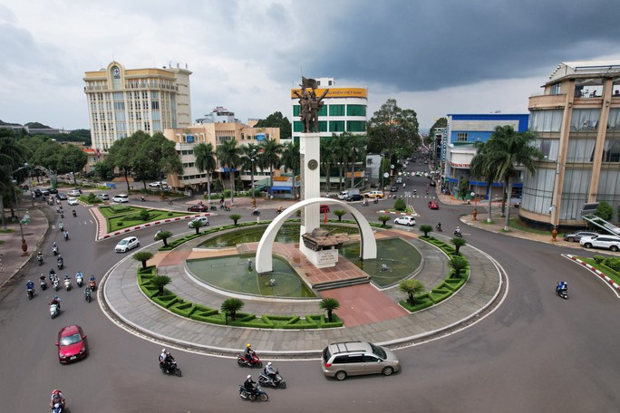 Xây thành phố xanh mang bản sắc riêng ở Tây Nguyên - Ảnh 3. TP Buôn Ma Thuột tập trung mọi nguồn lực để xây dựng thành phố xanh - sinh thái - thông minh và bản sắc.