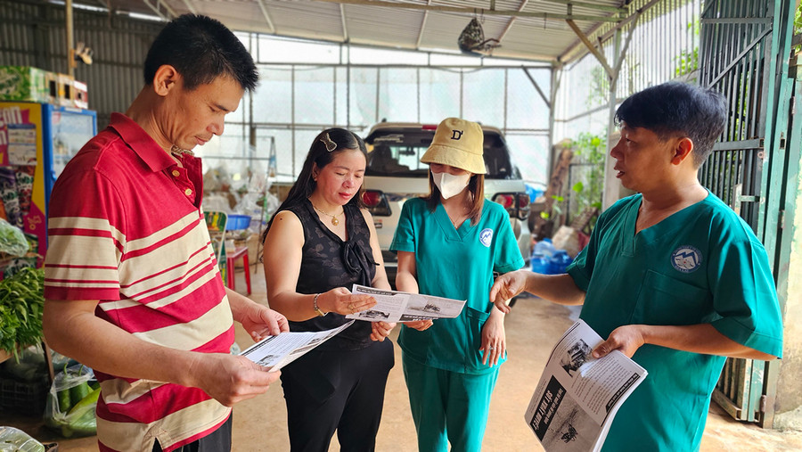 Ngành Y tế tỉnh phối hợp với các cấp, ngành, địa phương tăng cường truyền thông nâng cao nhận thức của người dân trong phòng-chống dịch bệnh SXH. Ảnh: N.N