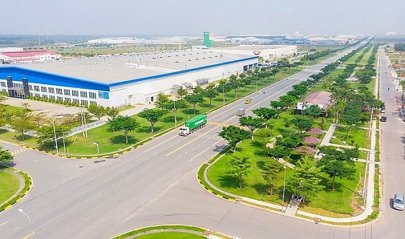 Bình Dương định hướng chuyển đổi các khu công nghiệp truyền thống sang mô hình khu công nghiệp thông minh-sinh thái theo hướng xanh hóa để phát triển bền vững. Ảnh nguồn internet Bình Dương định hướng chuyển đổi các khu công nghiệp truyền thống sang mô hình khu công nghiệp thông minh-sinh thái theo hướng xanh hóa để phát triển bền vững. Ảnh nguồn internet