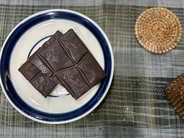 Một số thực phẩm như sô cô la, pho mát, rượu vang đỏ, thực phẩm chế biến sẵn, thức ăn nhiều đường, nhiều muối có thể là &quot;kẻ thù&quot; kích hoạt cơn đau nửa đầu…